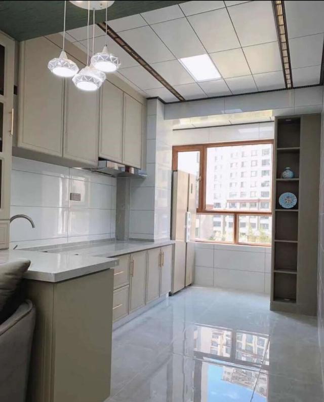 背景墙：历时两个月，新房终于装完了，但是满屋的灰色调，怎么看都别扭！