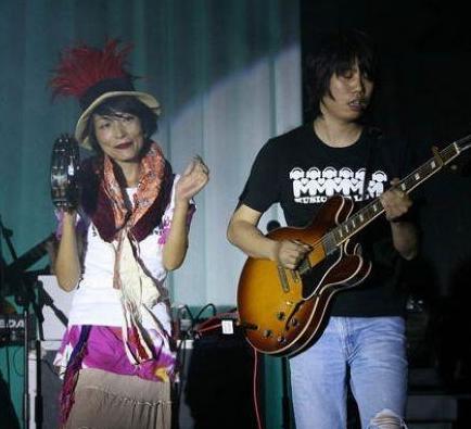 [陈琳]凌晨2点, 杨坤搭档\戴着口罩, 穿着红鞋\, 惨死草丛, 尸检报告藏真相?