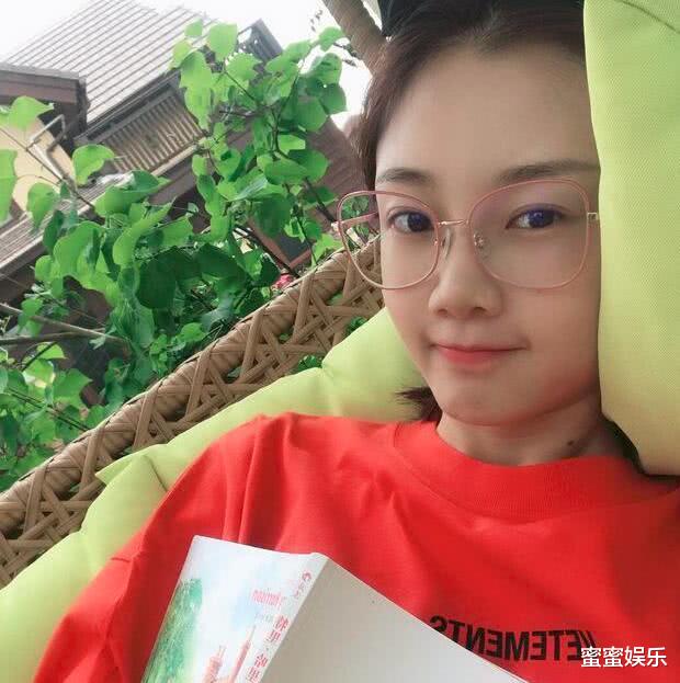 郑恺：郑恺苗苗领证结婚，前女友程晓玥秒删了一段话，还是被看到了