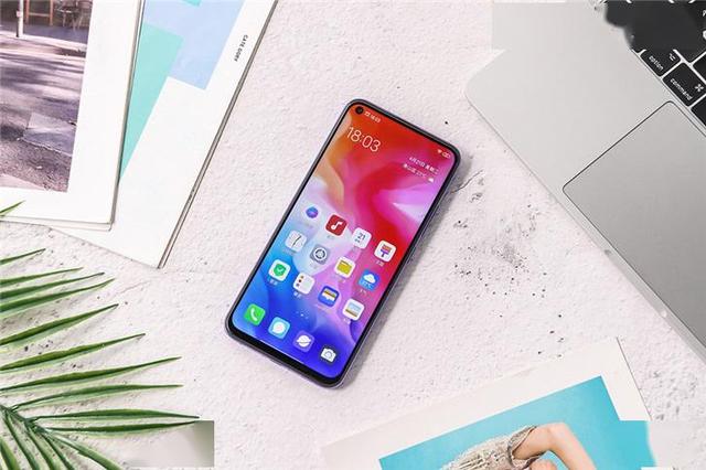 vivo@vivo这款手机要翻船?用户表示:高价低配的毛病能不能收敛点