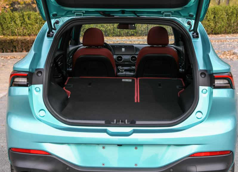 SUV|东风新标亮眼，全新SUV外观为保时捷+玛莎混血