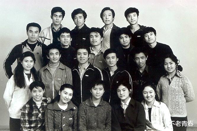 司马懿|他们是同班同学?班长司马懿,团支书吕布,生活委员赵刚