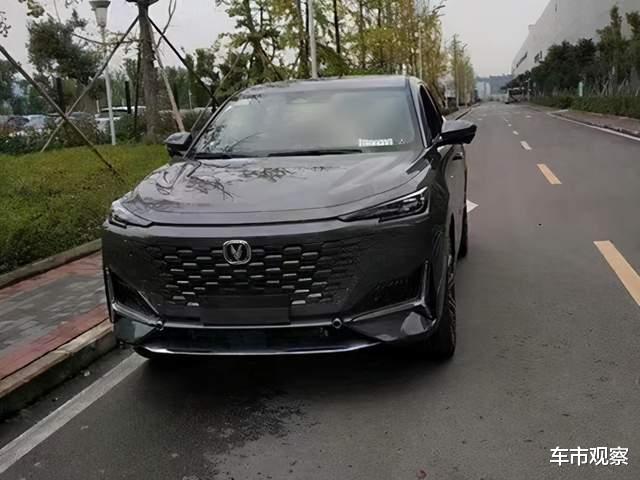 长安汽车|长安UNI-T实车让人失望，2.0T四驱，又一款CS95？