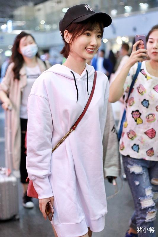 毛晓彤|毛晓彤位列四番,这才是真的不争不抢,只看重剧本的好演员吧!