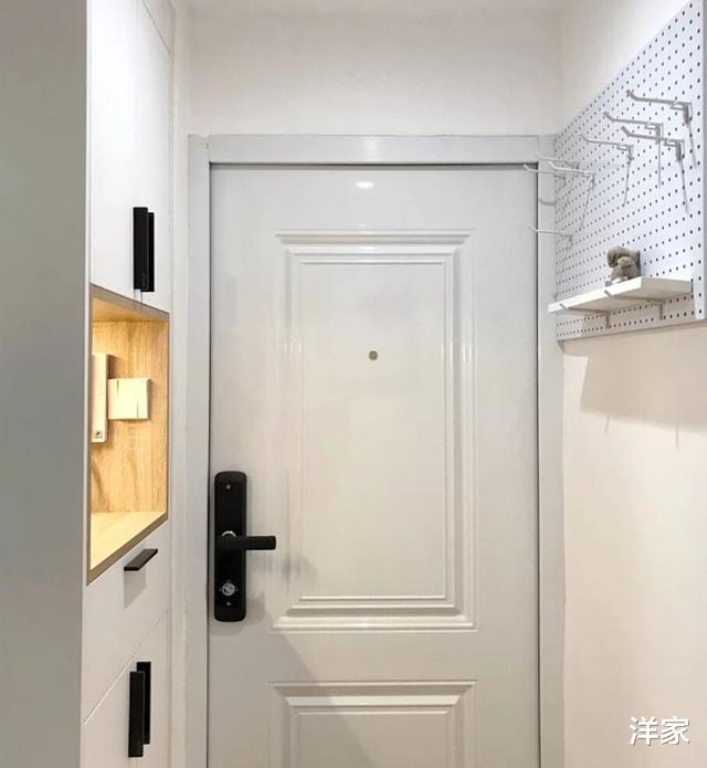 |晒晒我家的小玄关柜,硬塞到门边,占地面积才0.2㎡功能很全面!