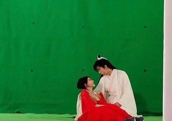 赵露思|成毅与赵露思合体录制《快乐大本营》，司凤与陈芊芊演起了对手戏