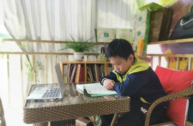 []网友：主张把英语“踢出”高考，语文呢？钟南山：语文最重要！