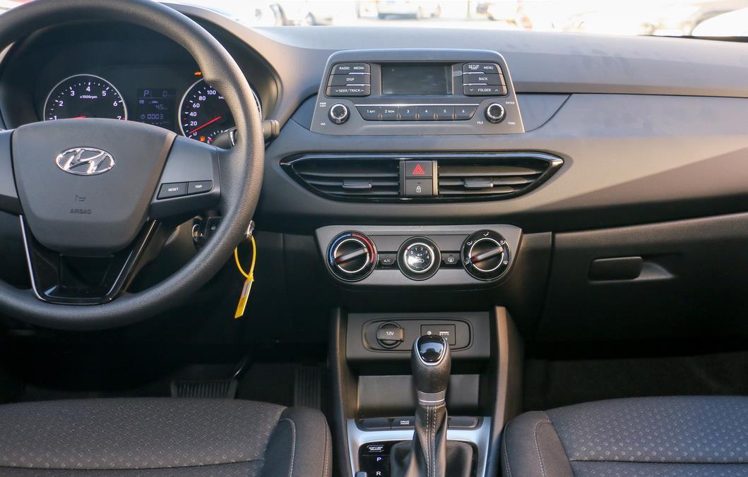 『长安逸动』9万选什么车?现代悦动和长安逸动如何抉择?看完你就清晰了