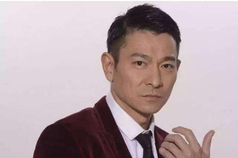 周杰伦|周杰伦当众问刘德华,为何之前不唱我写的歌?没想到回答这么耿直