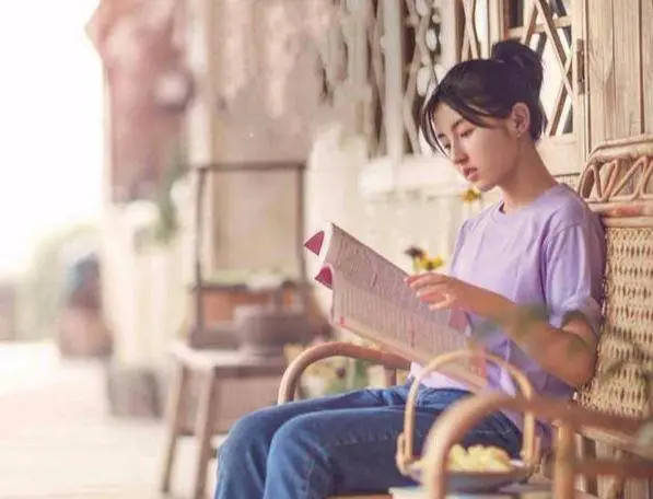 「赵今麦」都是2020年高考生，赵今麦积极备考，张子枫却备受争议