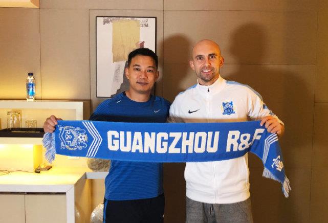 中超|下午5点！中超老牌劲旅官宣争议决定：让联赛沦为笑话，球迷骂声一片