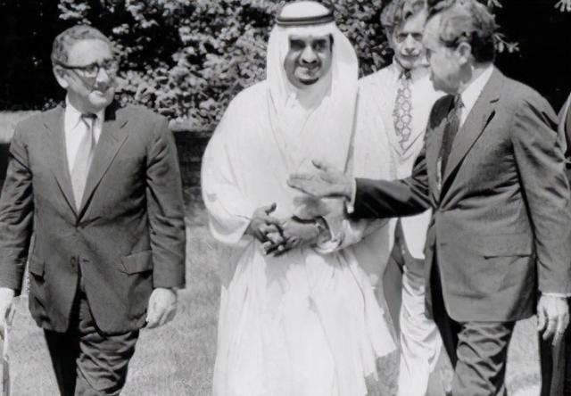 页岩油|特高压VS页岩油：中美能源策略之战，谁才是未来？