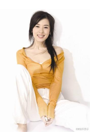 余男|余男：与男友同居12年，怀孕3个月被张雨绮插足，今现状如何？