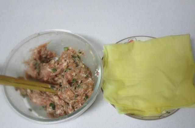 [洋葱]这菜，蒸一蒸就好，汤鲜味浓，软嫩可口，好吃不上火！