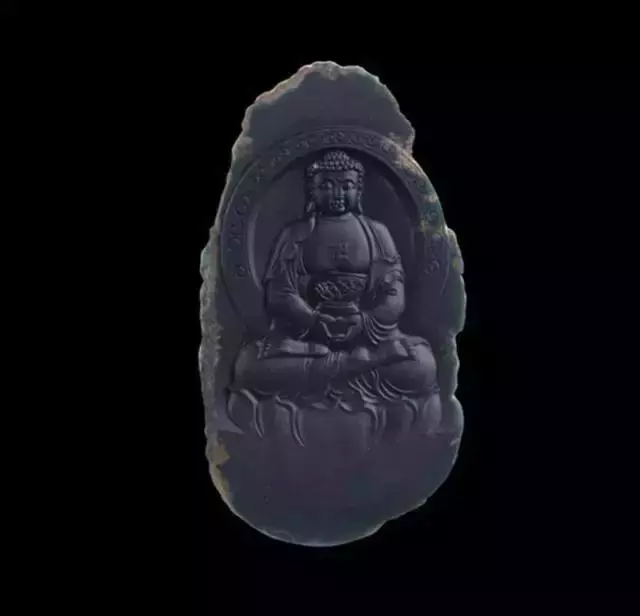 蜜蜡▲一块让人头疼的翡翠原石，没想玉雕师灵感一来，作品竟可作为传世之宝！