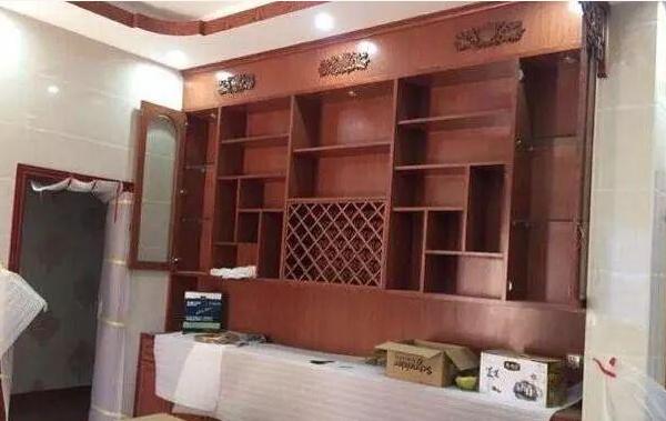 |装修百万的红木家具，媳妇却不肯入住，觉得房子像“墓地”