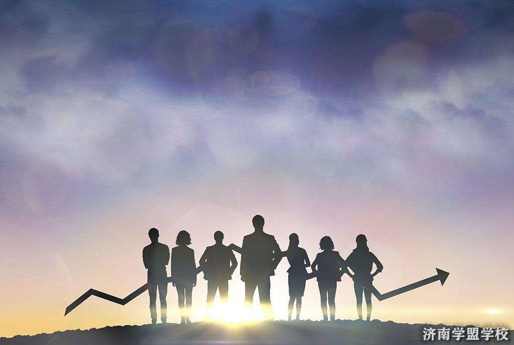 「成人高考」初中学历的人能报考成人高考吗？