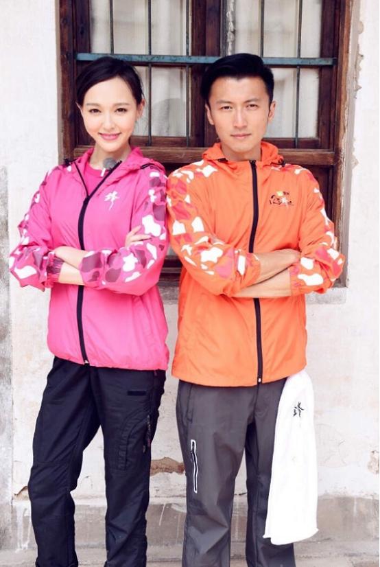 运动装|唐嫣的“二次元马尾”超显嫩，穿带粉色的运动装，还是一副学妹样