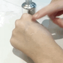 美白|脸上冒出“色斑”不要怕！药店有种不起眼“精华液”，美白淡斑还嫩肤