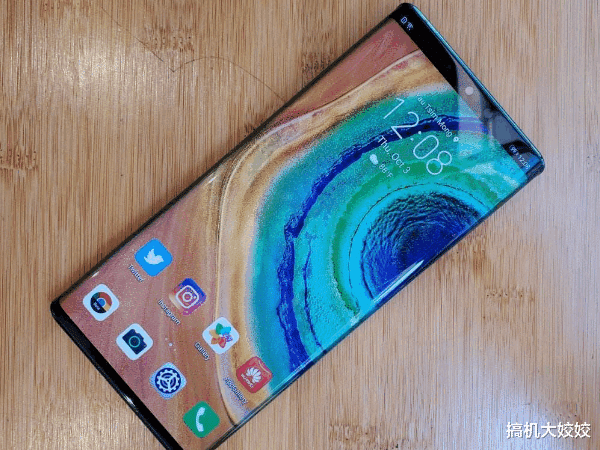 『华为荣耀』荣耀为什么配置和华为一样却便宜很多?因为差异在这几点上