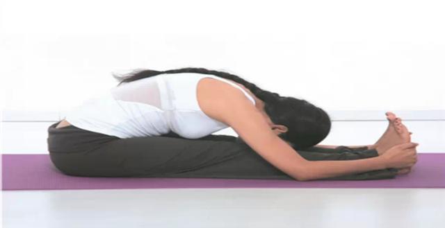 ▲如何减掉腹部脂肪？每天半小时练6个动作，轻松减掉多余的脂肪