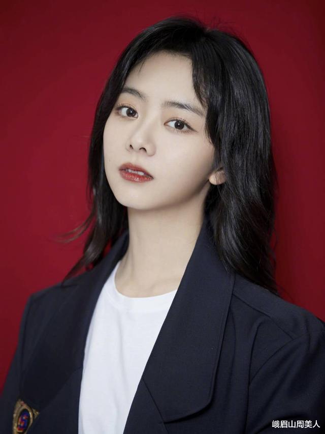 高级脸|?脸上有这3个\特征\的女人，越老越显年轻，我中了2个，你呢