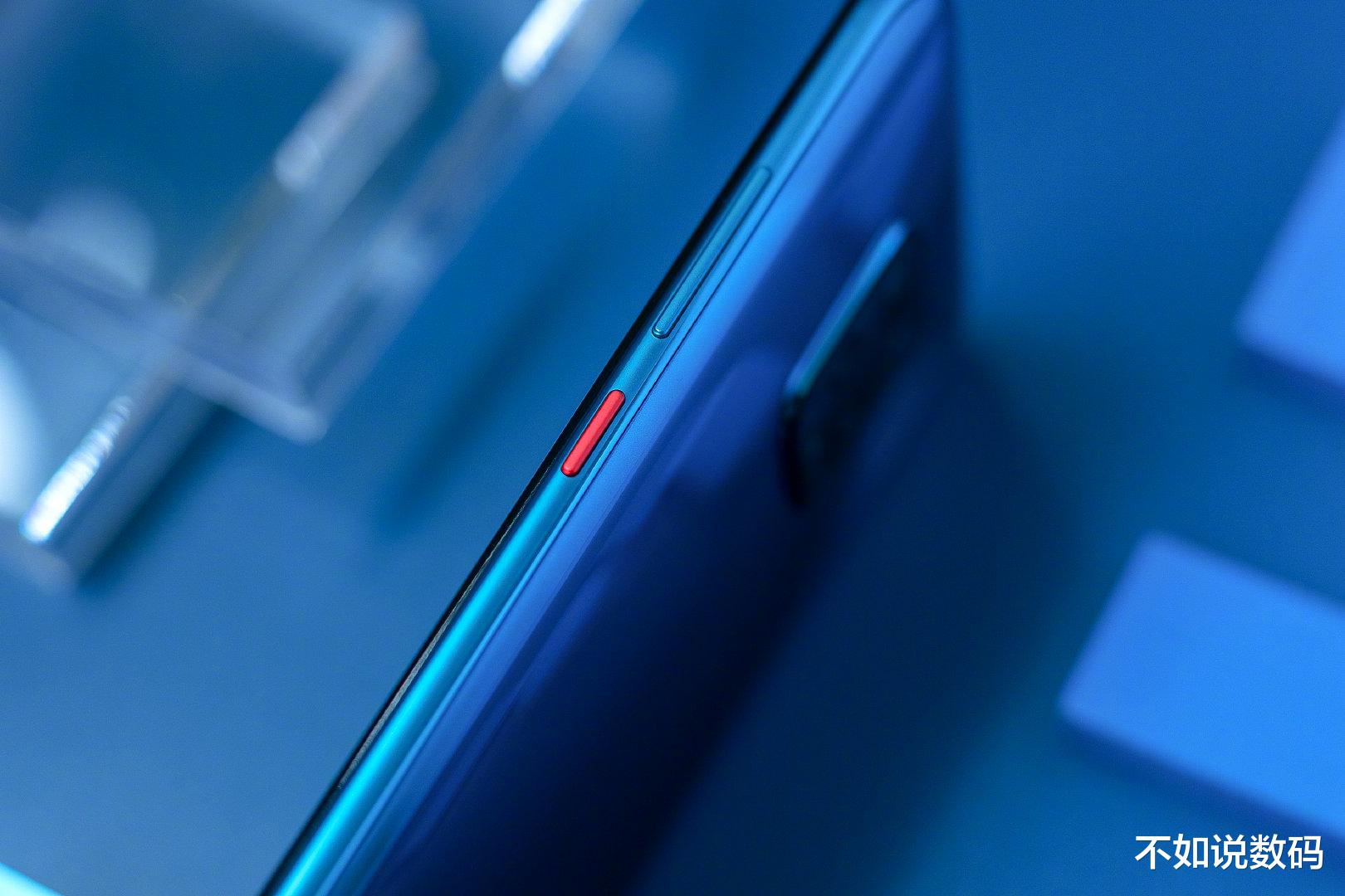 全面屏|仅1599元，41万分＋后置三摄，4520毫安＋22.5W快速充电！