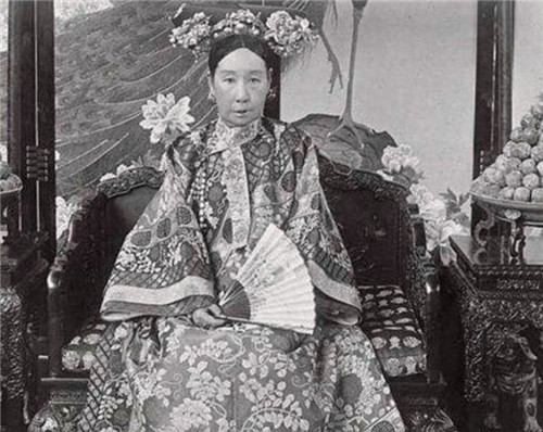 『慈禧太后』清朝最后一个被凌迟的人，当众对慈禧说了一话，让慈禧脸红耳赤