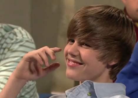 贾斯汀·比伯|他是乐坛的奇迹,天王MJ的接班人,却在两年间一切都荡然无存