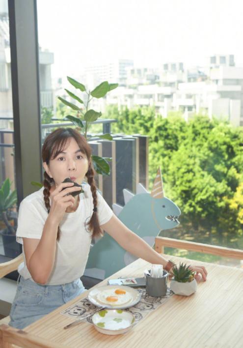 ella|晴天霹雳!39岁SHE陈嘉桦身体情况危急