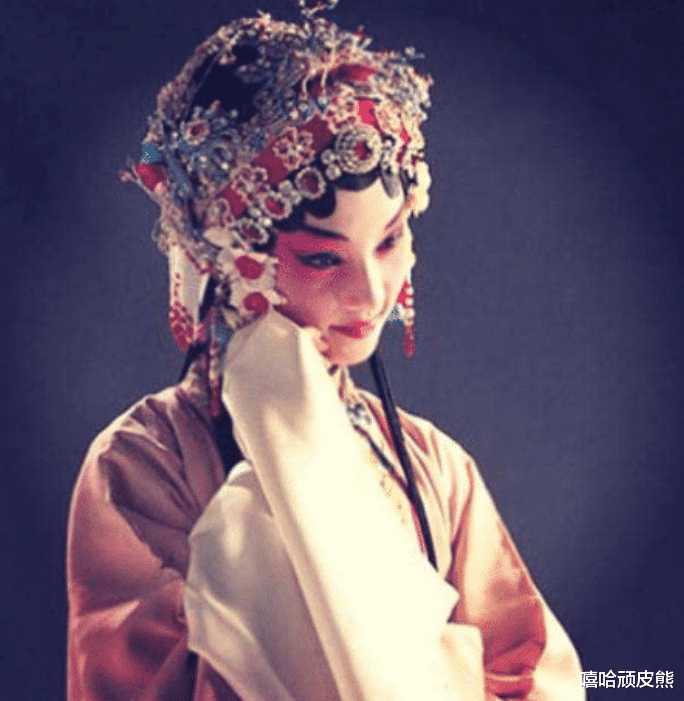 李沁|李沁曾是国家秘密培养的人才,却一头扎进娱乐圈,理由真是感慨