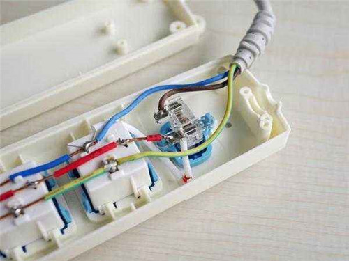 佛系|中国最佛系富豪:身家400亿,25年只钻研一种产品,名字有些熟悉