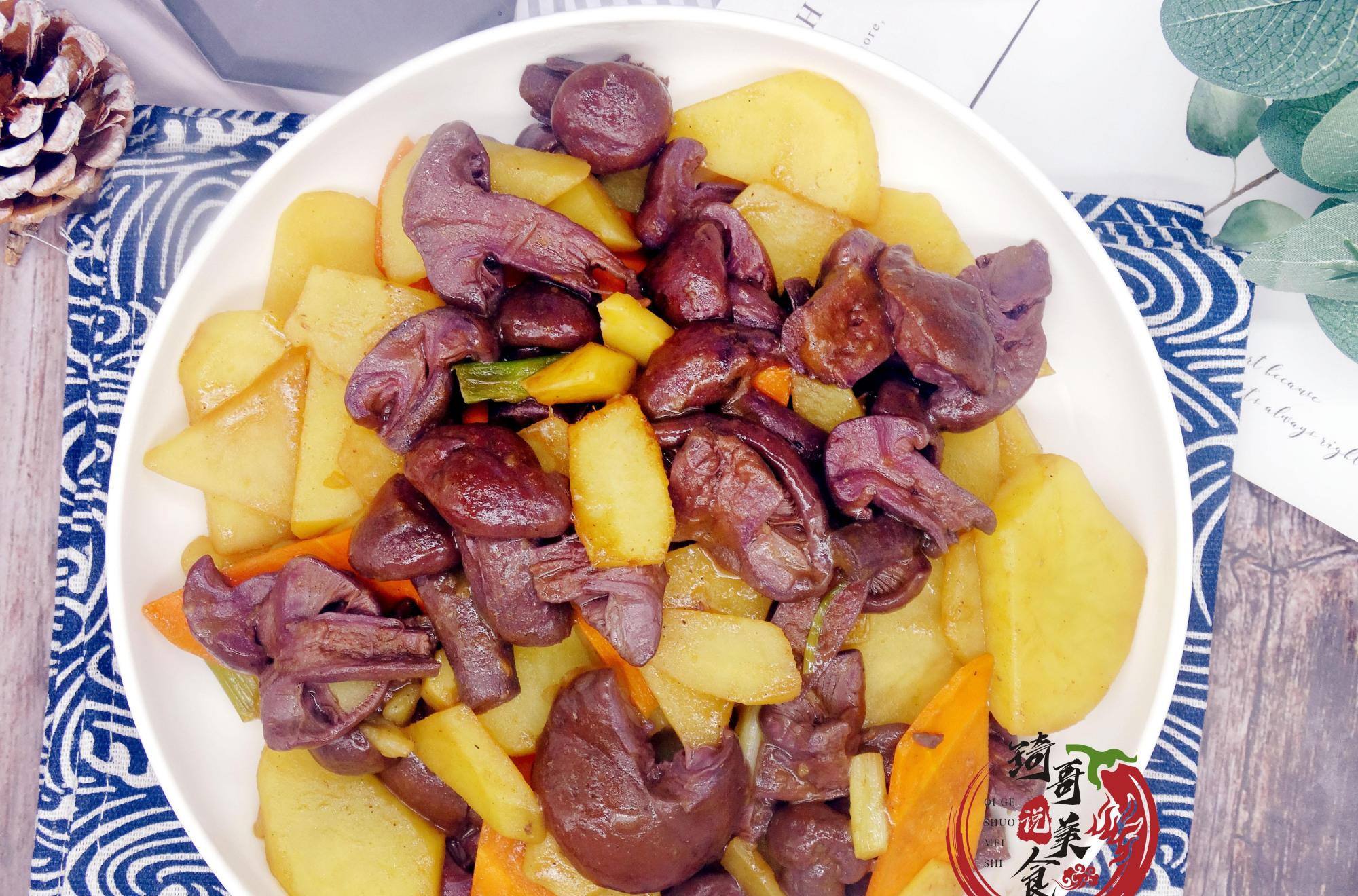 『土豆』土豆和它一起炒是“天然泻药”，轻松排出黑臭宿便，口臭都没有了