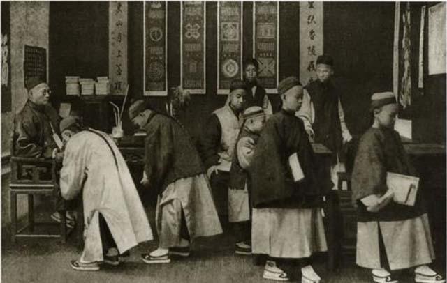 |处决过万土匪的\英雄\,百姓为啥却如此愤怒地向其连开20枪?