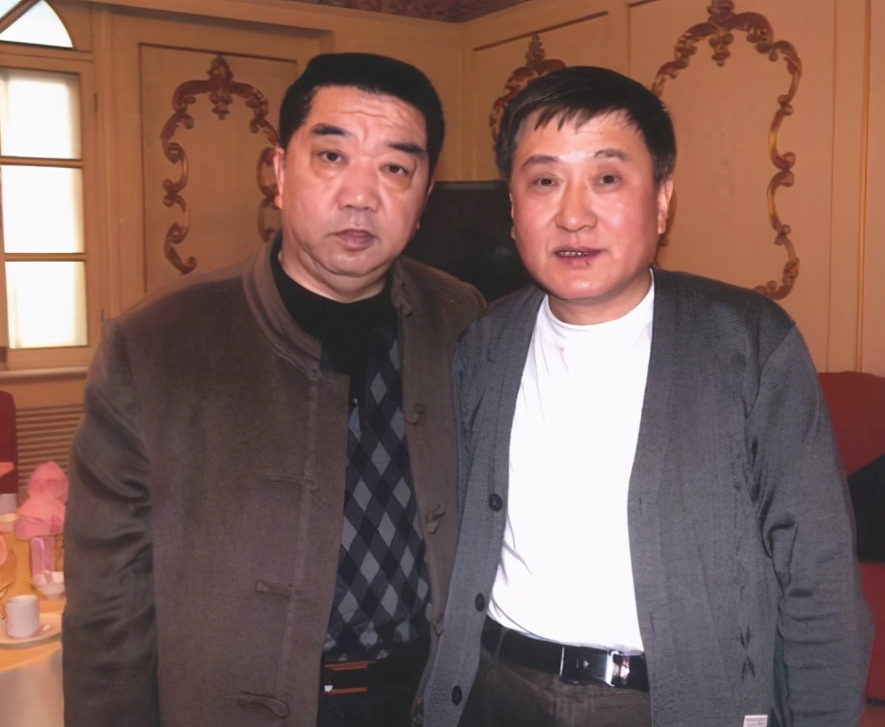 曹云金|10年前曹云金“逼”师娘下跪，7年后岳云鹏一顿饭替师报仇