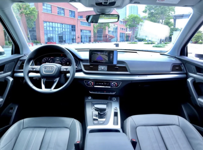 奥迪Q5|优惠8.2万喜提奥迪Q5L，虽然简配了，到现在价格没得说，这价如何