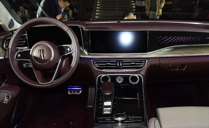 红旗■红旗H9正式进店，车友：亚洲龙买早了