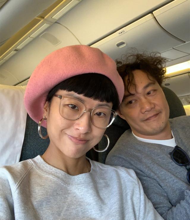 陈奕迅■陈奕迅妻子晒照庆生，素颜也敢上镜，网友：就服你这自信劲！