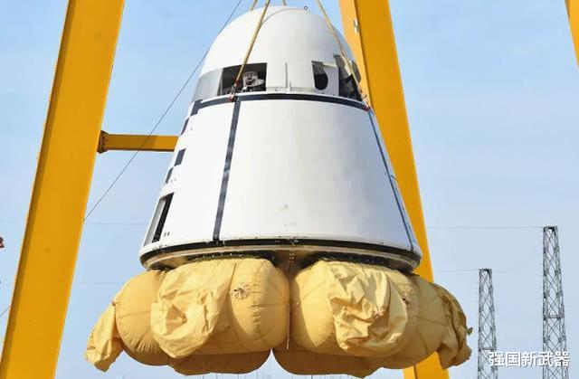 载人飞船▲中国新飞船曾在太空“打水漂”，落地后烧得焦黑，着陆姿态更奇葩