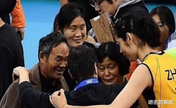 『意大利队』1200万年薪，为啥朱婷到手只有480万？给父母买房60万都要分三次付