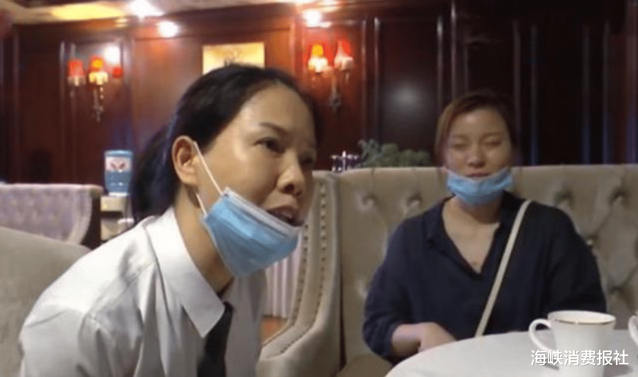 痘痘|女子花7万2割双眼皮，术后眼睛都睁不开，医院：她是装的