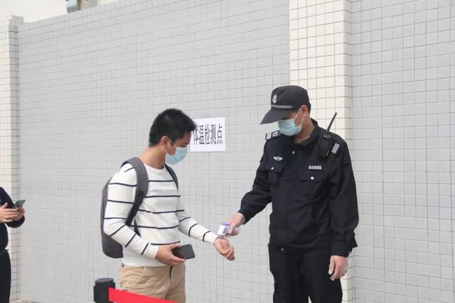 教育局|市教育局紧急通知，师生不得外出，中小学寒假提前，还有个坏消息