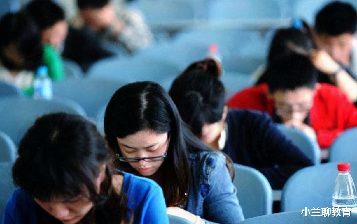大学|为什么985、211大学毕业生，很少去考“公务员”？老师：没这个必要