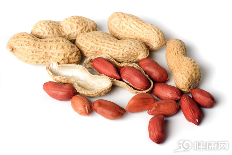 「花生」坚持早上空腹吃花生，用不了多久，4个健康好处“主动”找上门
