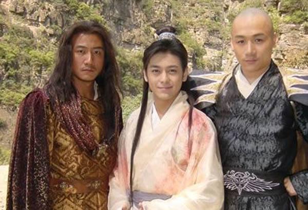 张三丰、张无忌、黄衫女三人联手能打过天龙三兄弟吗？