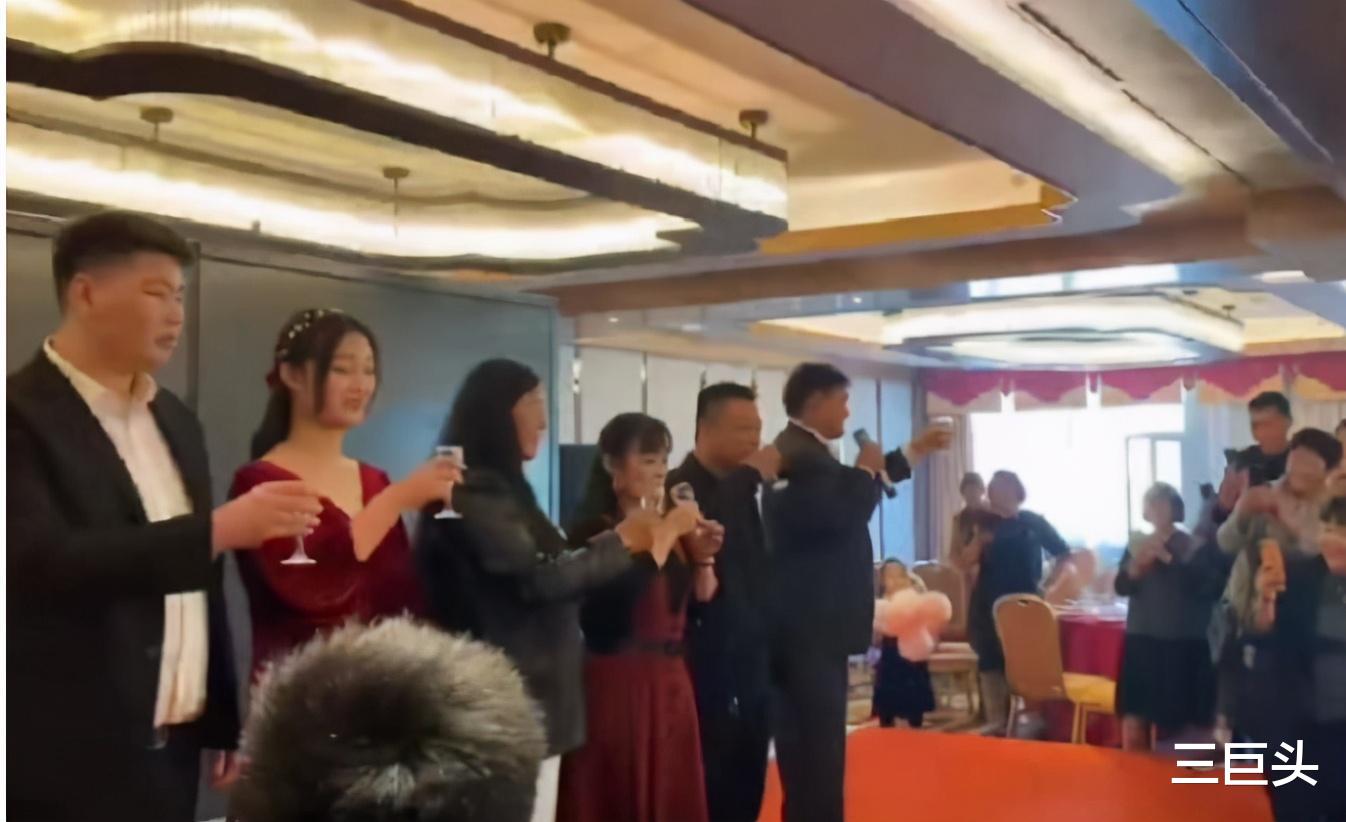 |大衣哥亲家举办回门宴，儿媳再美出新高度，坦言不是为了朱家的钱