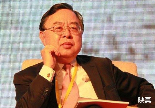 映真|香港富豪每年从国内狂赚70亿，却给美国捐21亿，面对质疑坦然回应