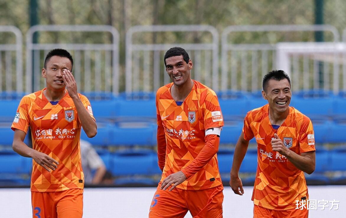 马鲁万·费莱尼|超级中锋诞生！费莱尼完成头球帽子戏法，李霄鹏应将两人排出首发