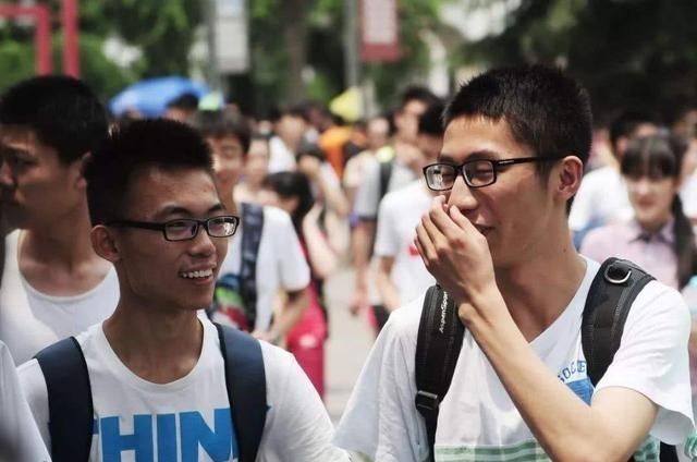 考试|2020高考第二天，综合相对简单？上好大学稳了？老师：先别得意