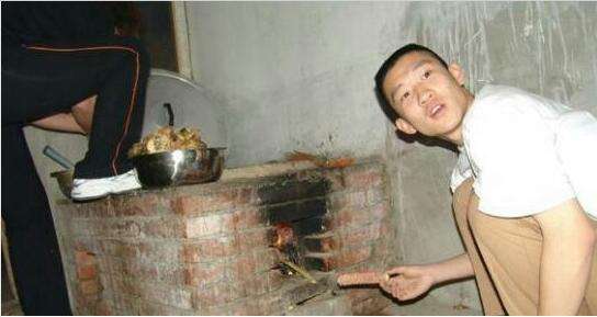 郭德纲|郭德纲真不收徒弟学费？曹云金晒出发票，父母更是\直接卖房子\？